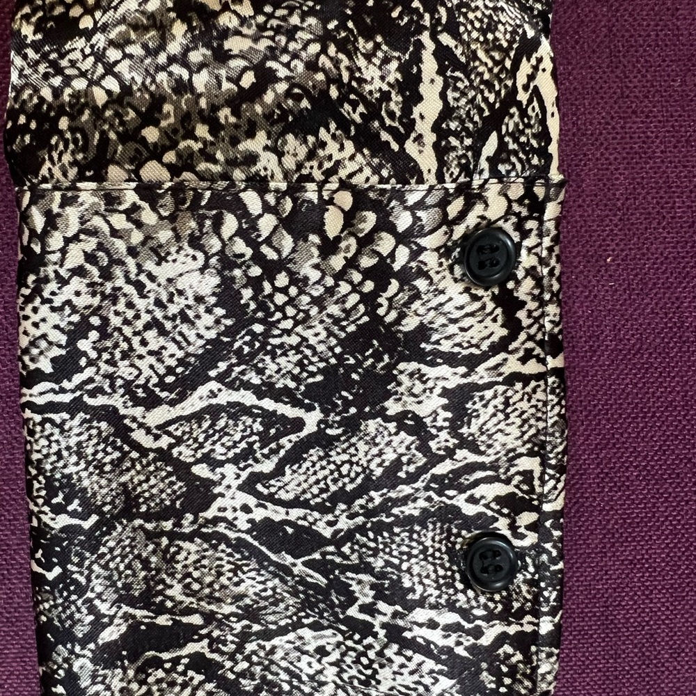 ZARA A Sexy, satiny, silky, snake print statement shirt with collar & cuffs ❣️ - Picture 5 of 8